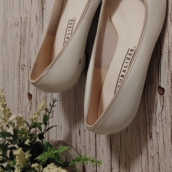 NATURALIZER Kitten heels white shoes women's teen girls - Picture 7 of 12